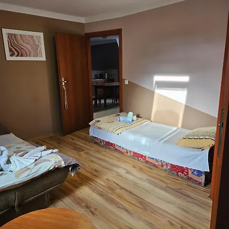 Szmaragd Pensión 3*